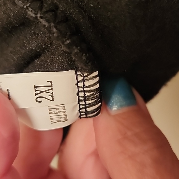 Sweatshirt - Picture 6 of 8